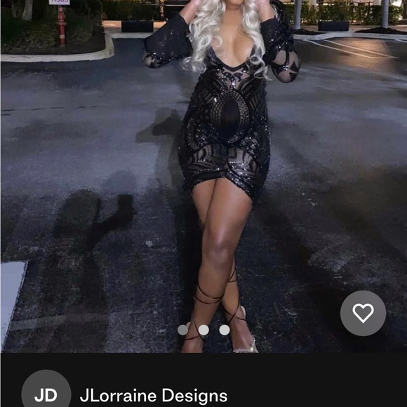 Sequence dress with wide sleeves - Picture 3 of 3